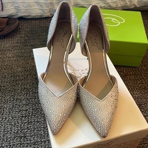 Jewel Badgley Mischika Stiletto Silver pump